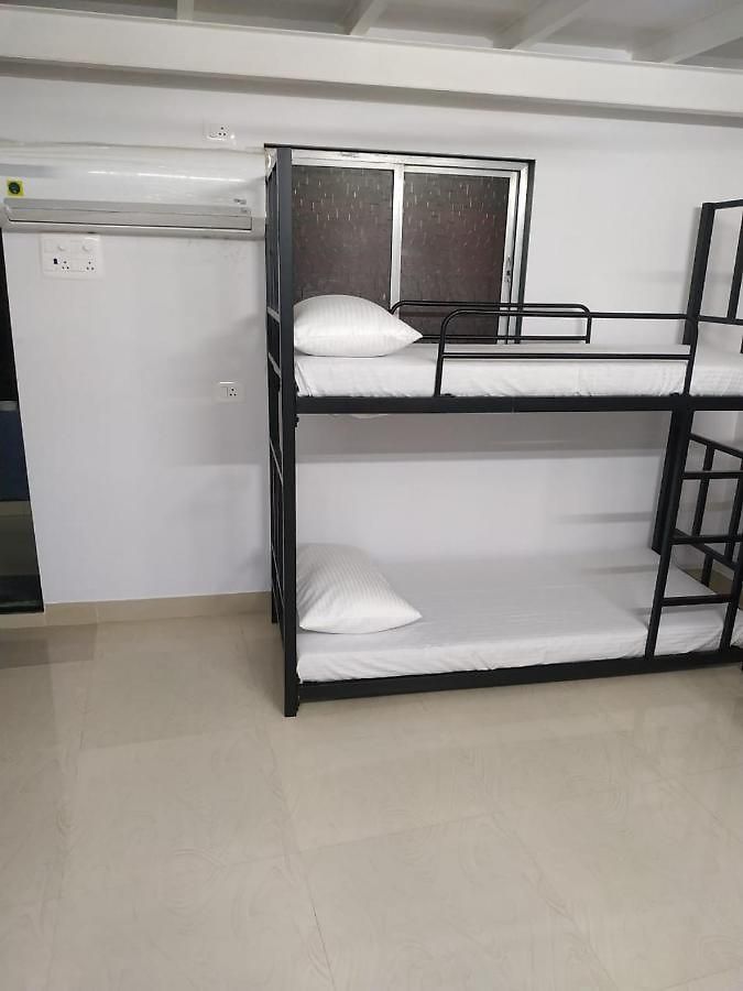 Hostel White Waves Pg Residences *