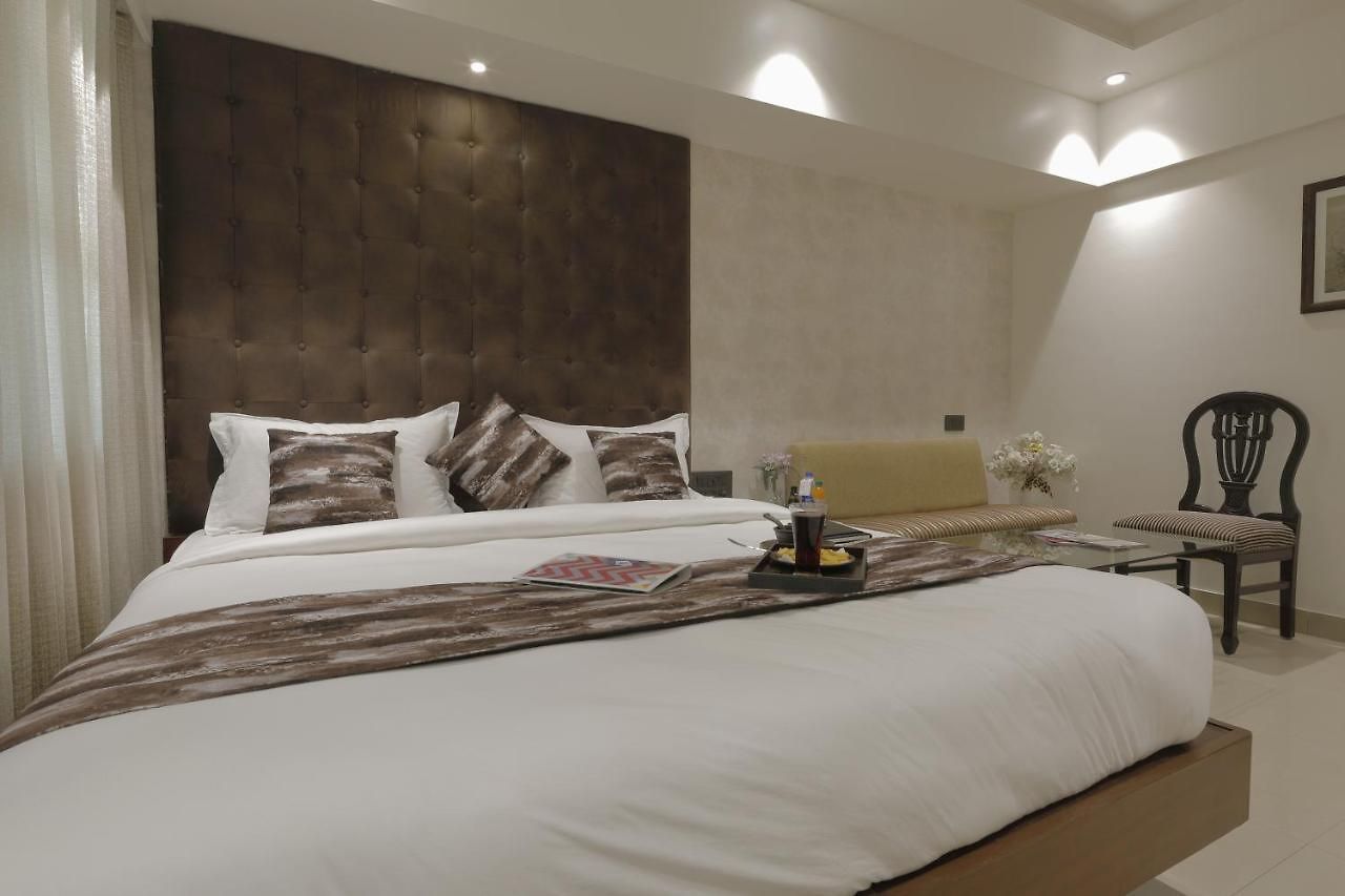 Hotel Ariana Residency 3*