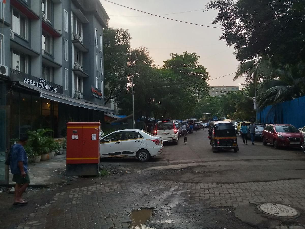 Apartment Osi Andheri East