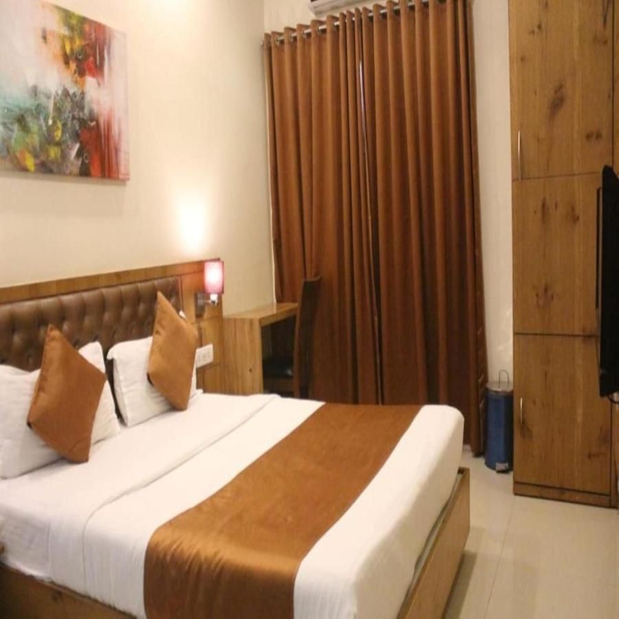 Grandeur-near International Airport Mumbai