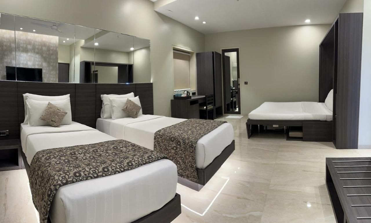Landmark Hotel 2*
