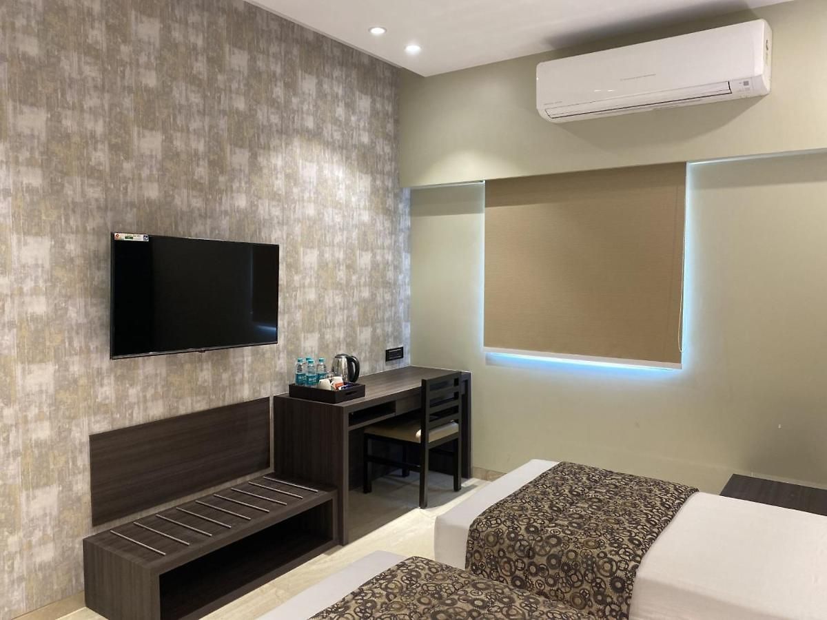 Landmark 2* Mumbai