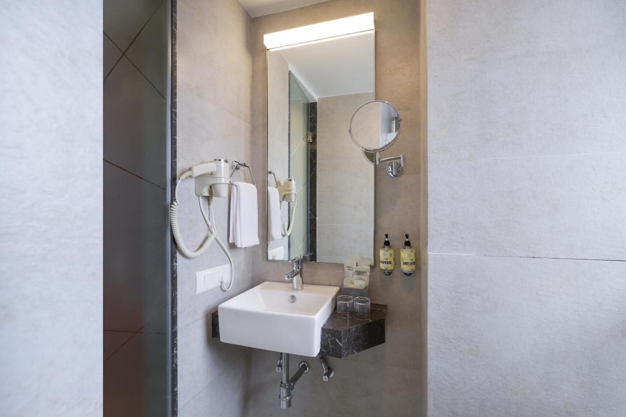 Lemon Tree Hotel, Kalina Bkc, Mumbai