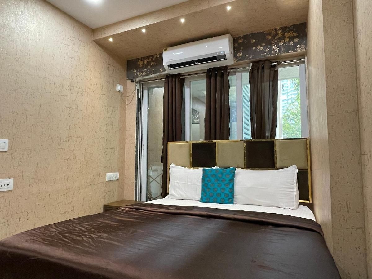 Osi Bandra West