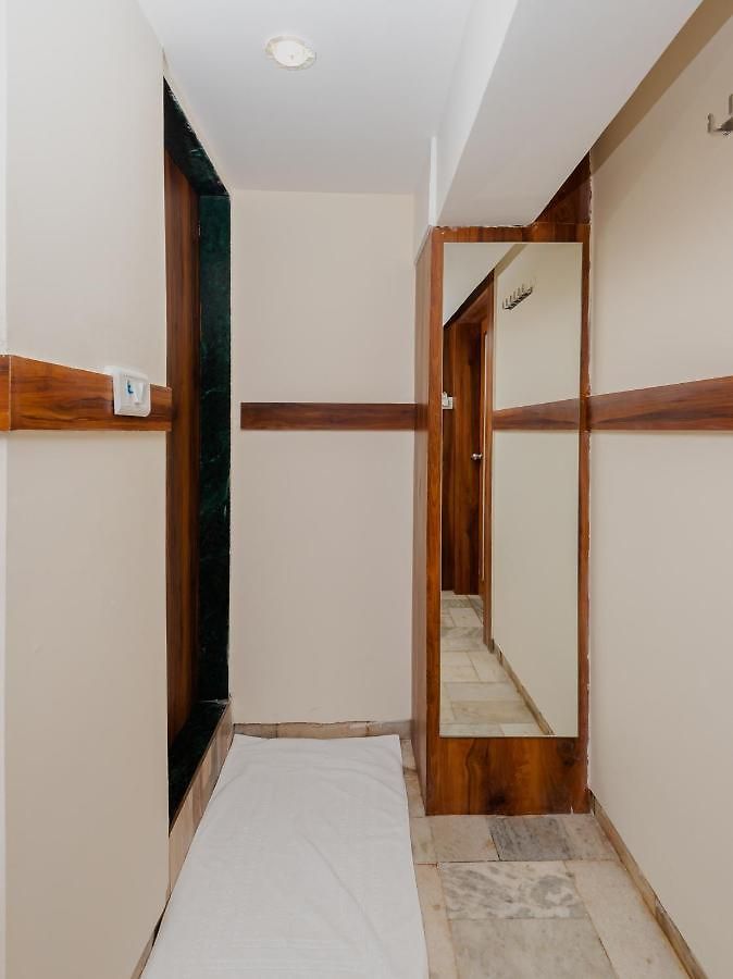 Kgn Near Cst Railway Station And Haj House Near Crawford Market Hotel Mumbai