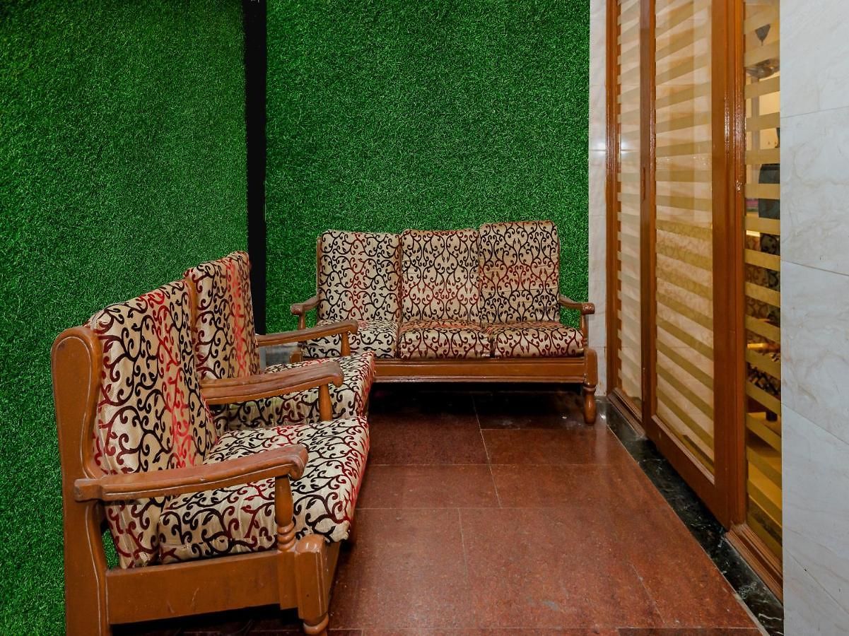 Hotel Kgn Near Cst Railway Station And Haj House Near Crawford Market