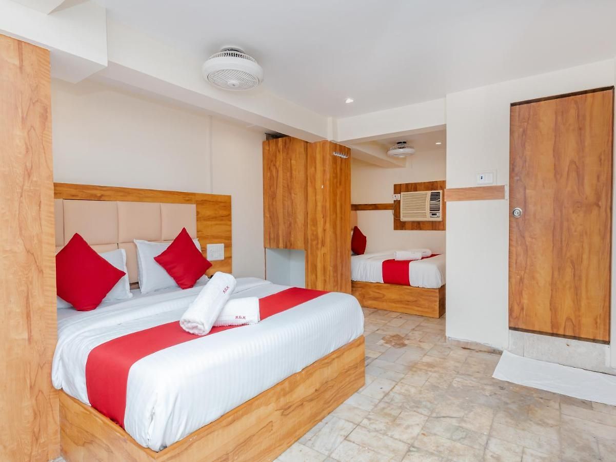 Hotel Kgn Near Cst Railway Station And Haj House Near Crawford Market *