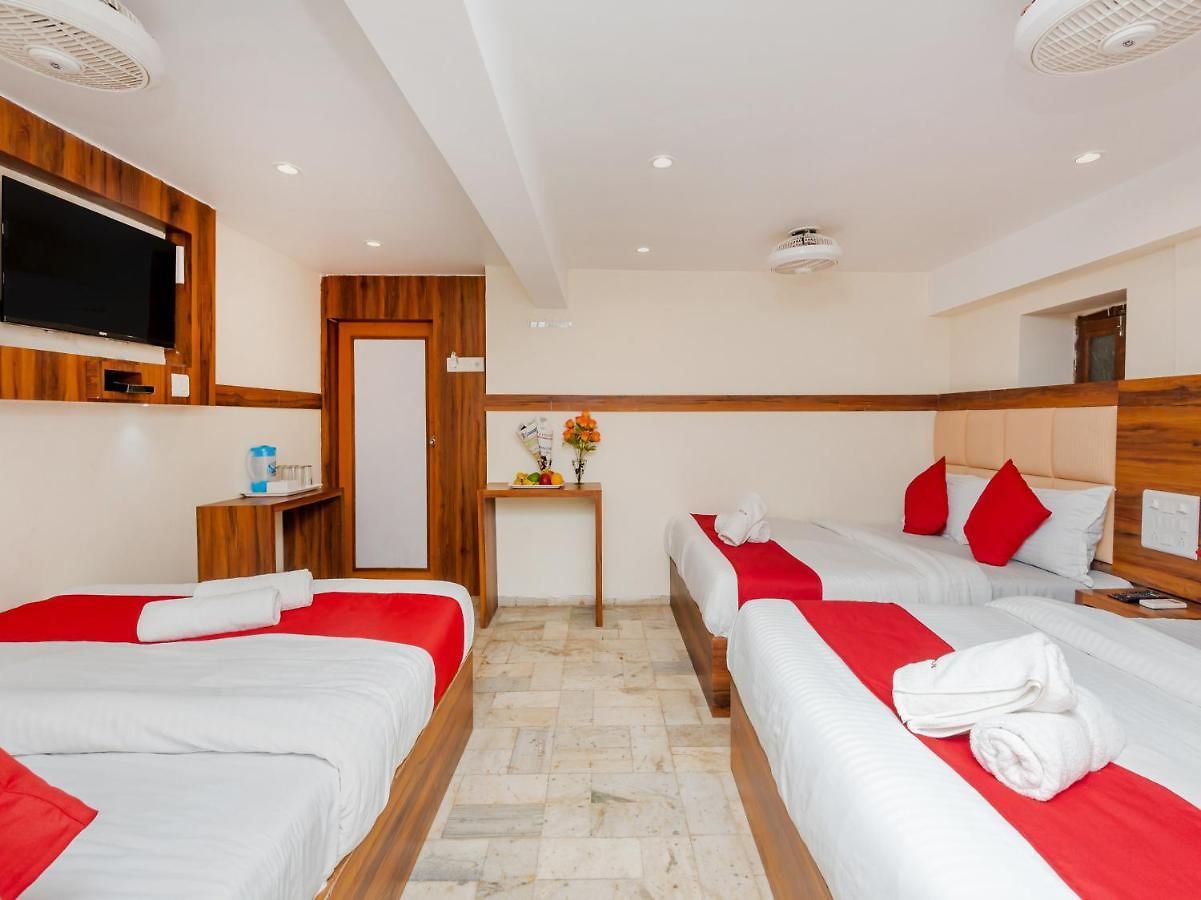 Kgn Near Cst Railway Station And Haj House Near Crawford Market * Mumbai