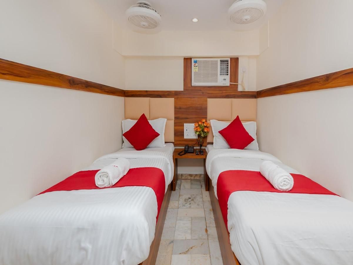 Hotel Kgn Near Cst Railway Station And Haj House Near Crawford Market *