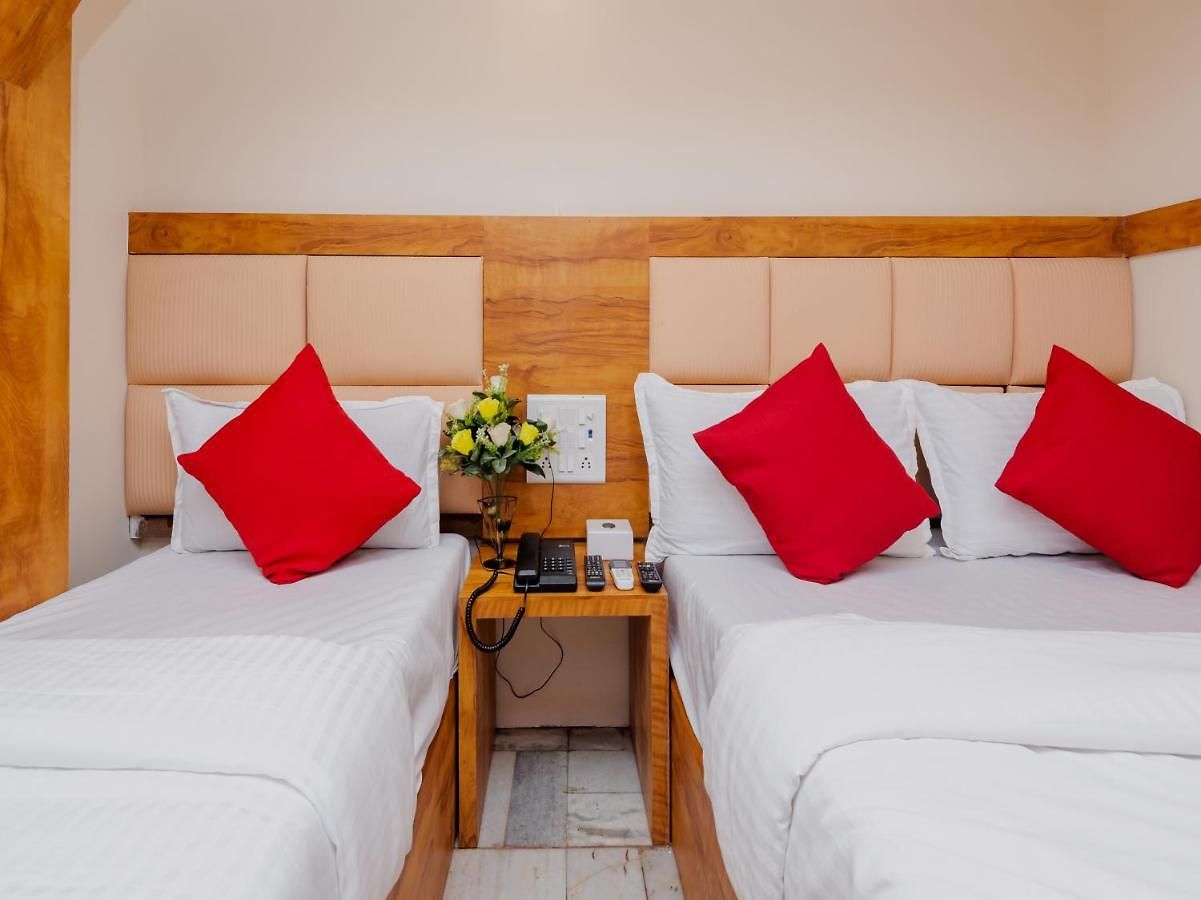 Kgn Near Cst Railway Station And Haj House Near Crawford Market Hotel *