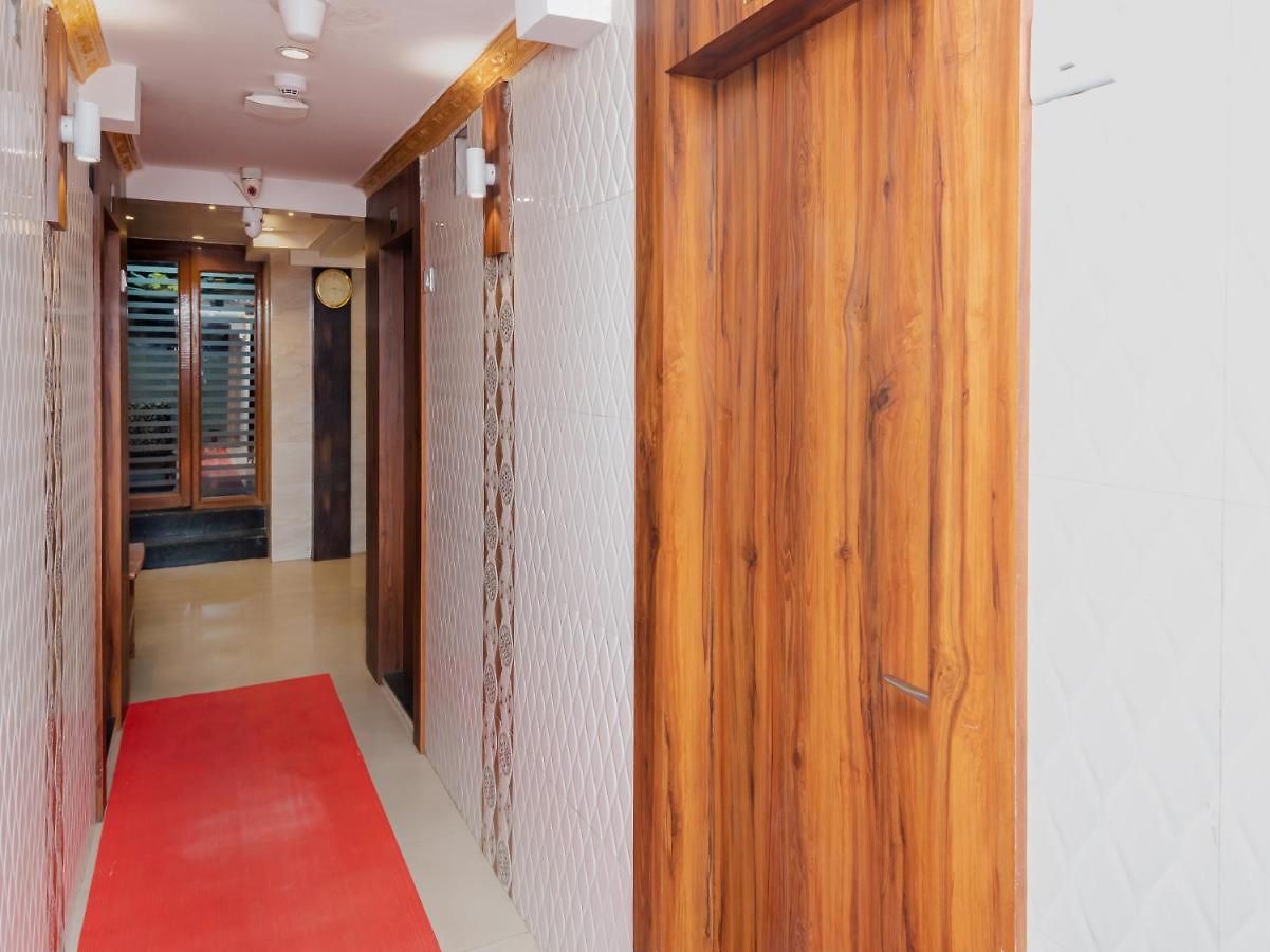 Hotel Kgn Near Cst Railway Station And Haj House Near Crawford Market *