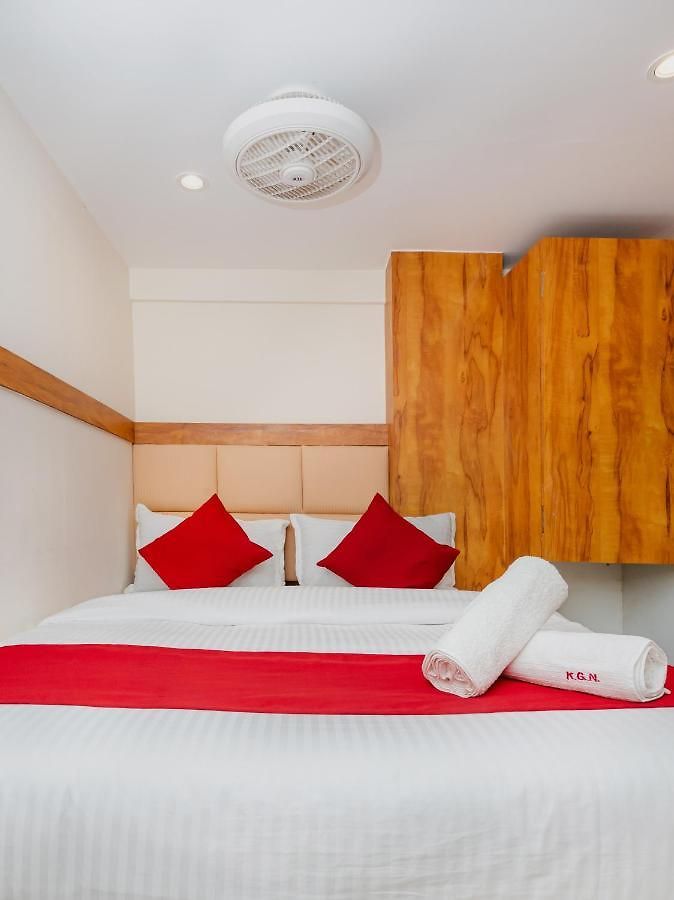 Hotel Kgn Near Cst Railway Station And Haj House Near Crawford Market Mumbai