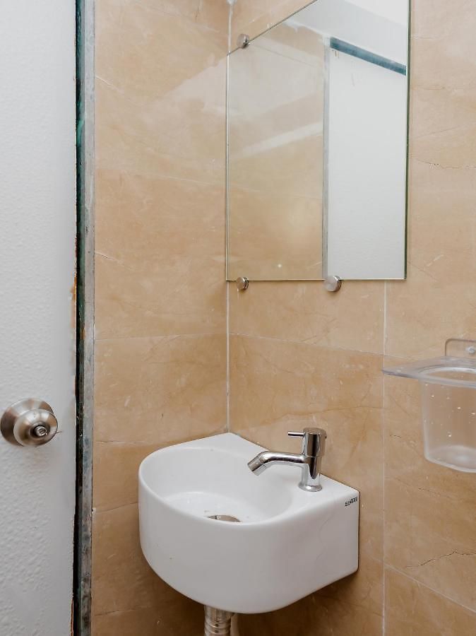 Hotel Kgn Near Cst Railway Station And Haj House Near Crawford Market