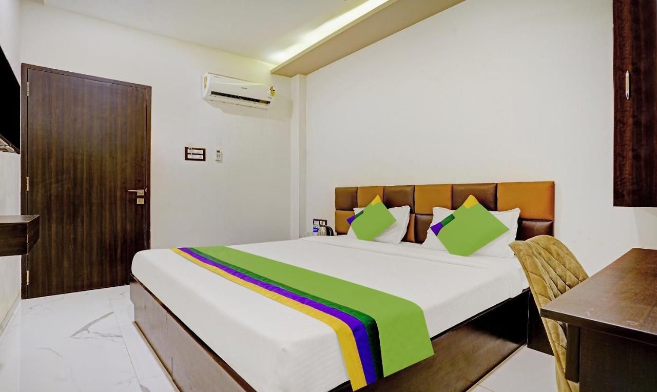 Prime Grand Hotel, Mumbai