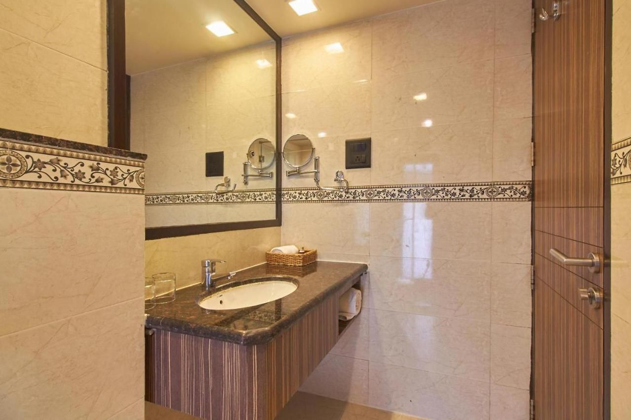 Hotel Residency Sarovar Portico Mumbai