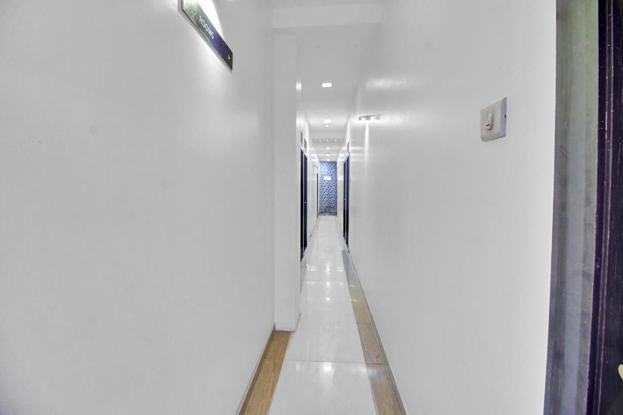 Flagship 83490 Hotel Bently Palace Mumbai