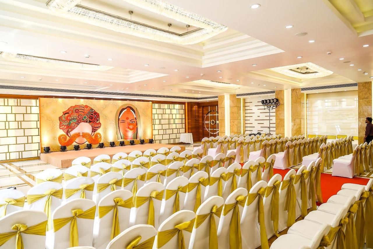 Krishna Palace Hotel 4*