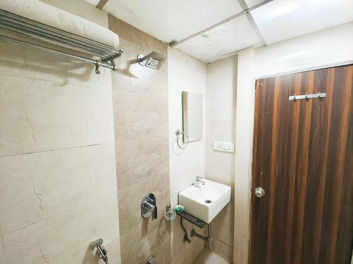 Apartment Avion Park - Near International Airport Mumbai