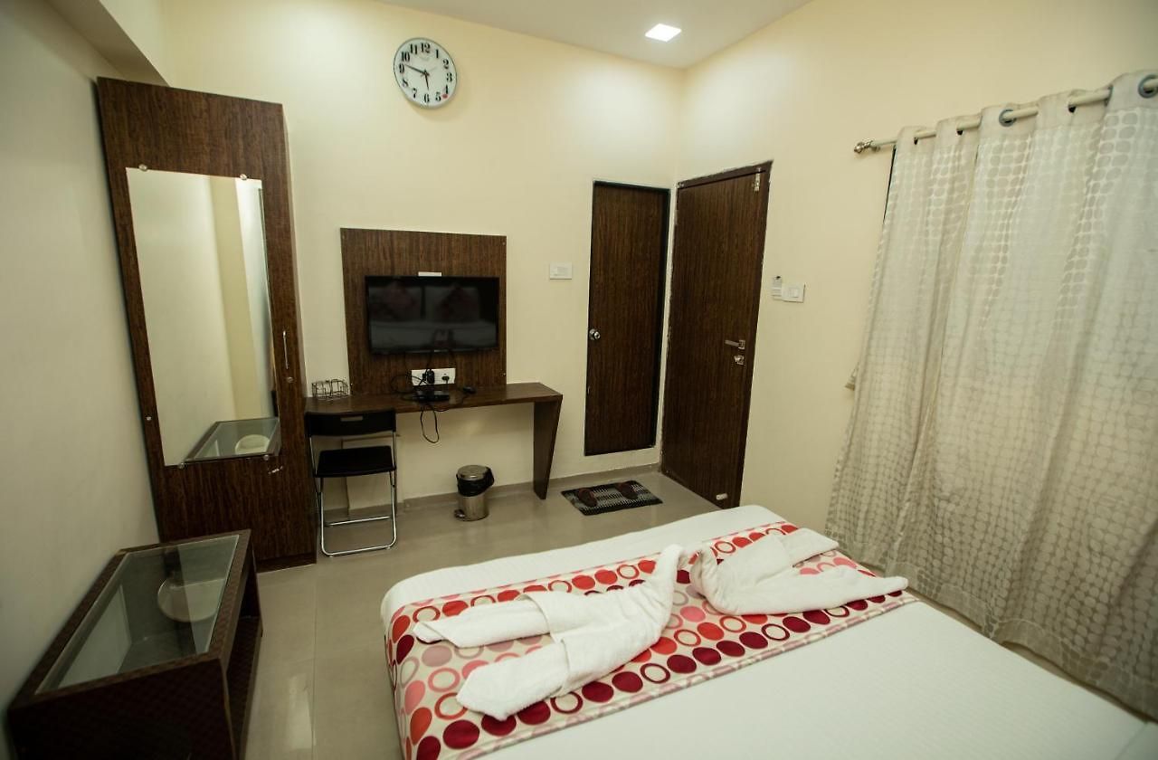 Hotel J D Residency