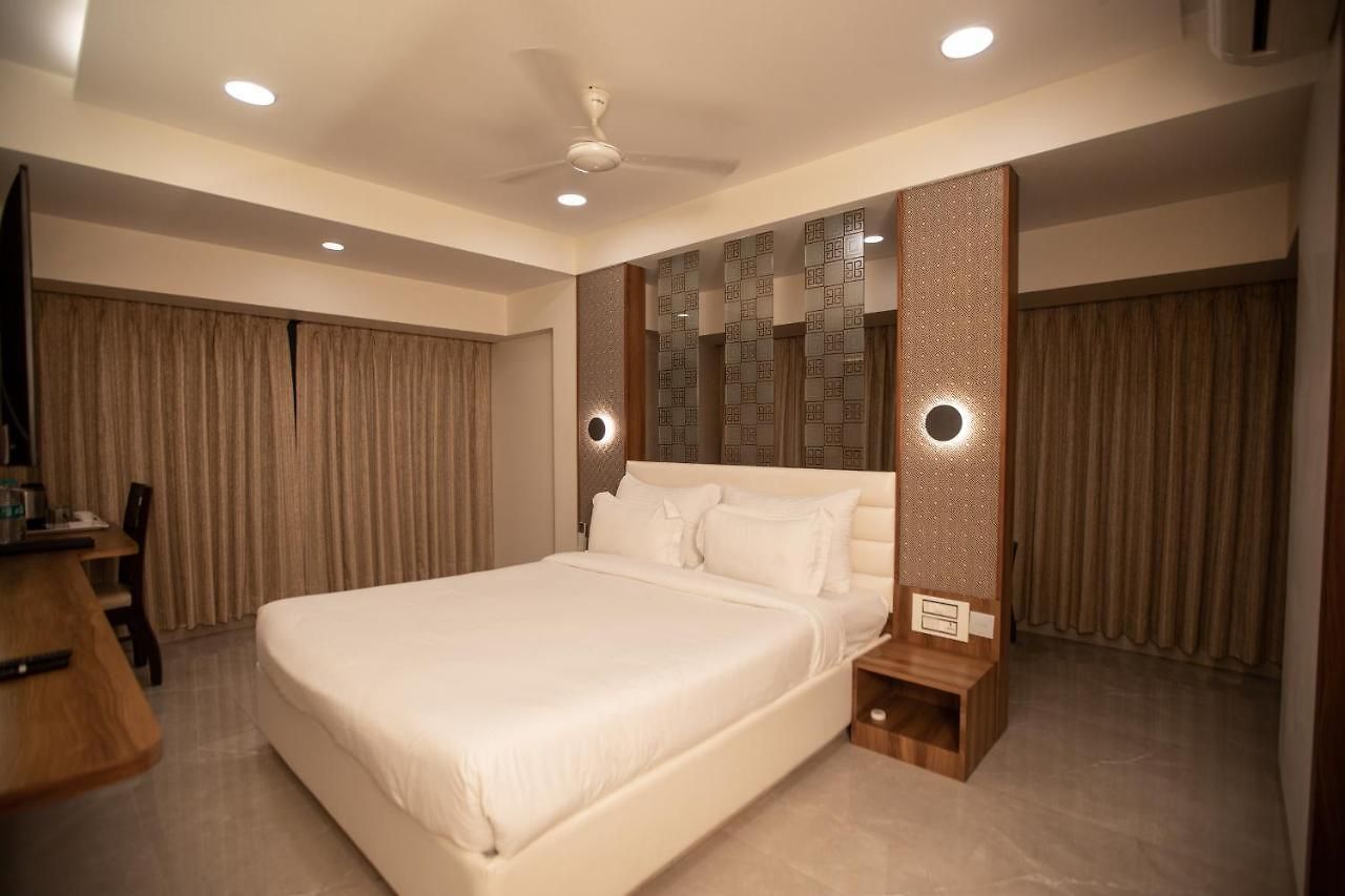 Naaz Executive Hotel Mumbai