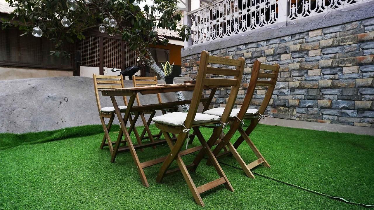 Gosolo Bandra Hostel Mumbai