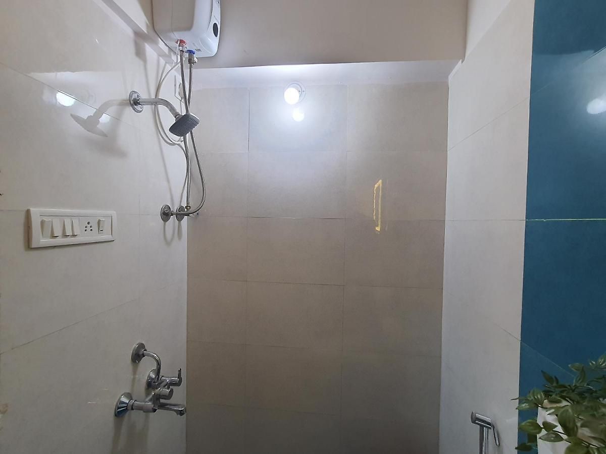 Osi Khar West *
