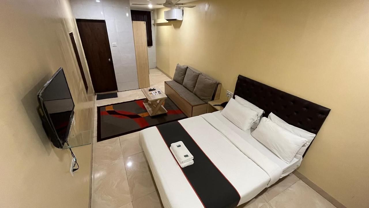 U Life 3* Mumbai