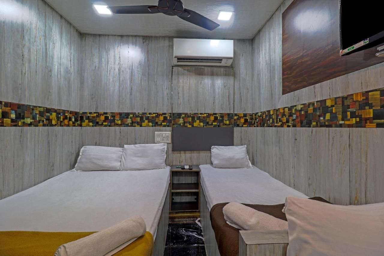 Oyo 72150 Capital Hotel Mumbai