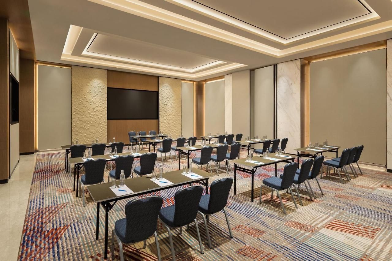 Fairfield By Marriott International Airport