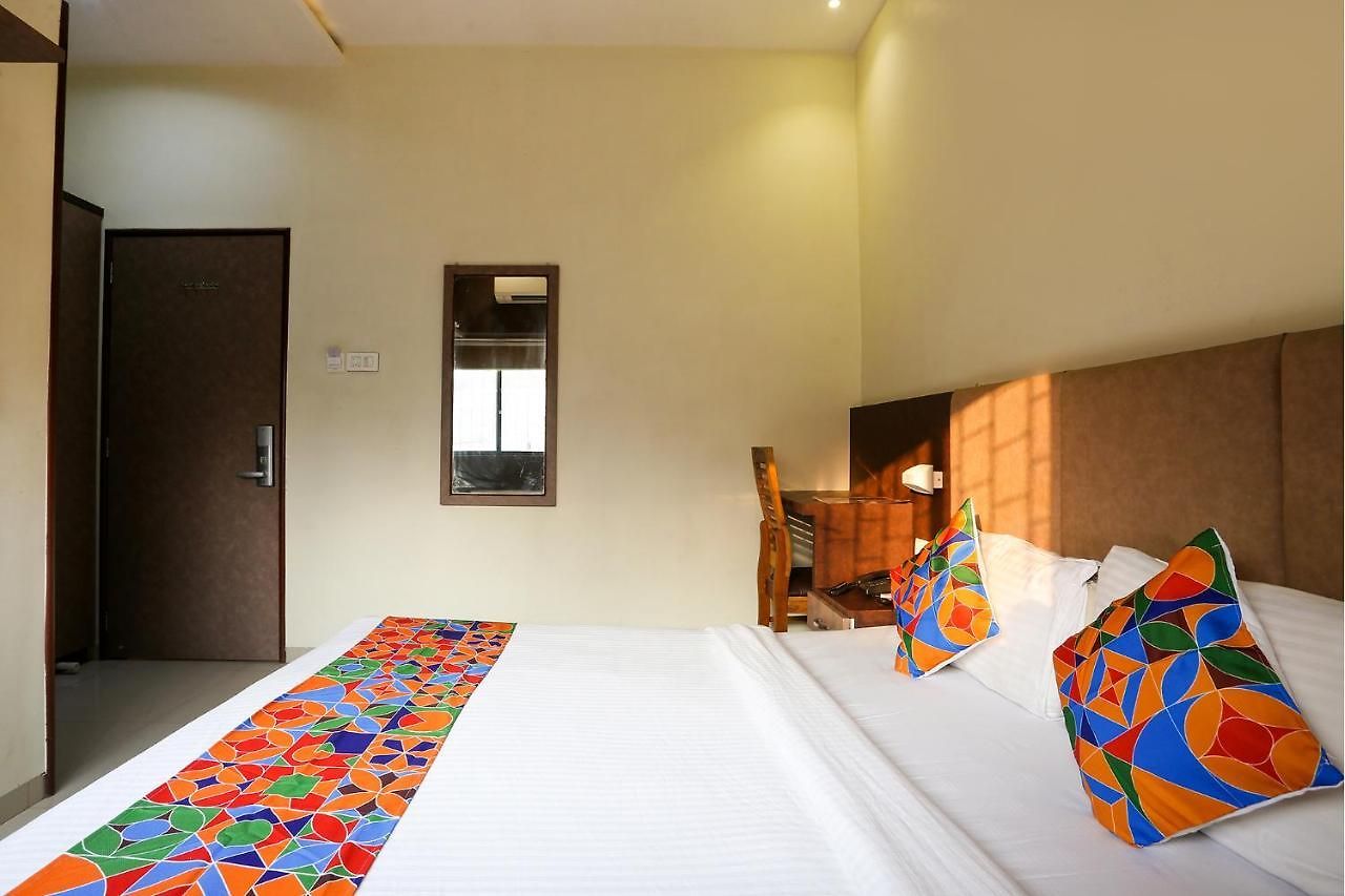 Hotel Via West - Nr International Airport 3*