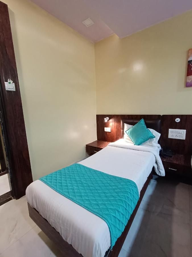 Amber-colaba Hotel 3*