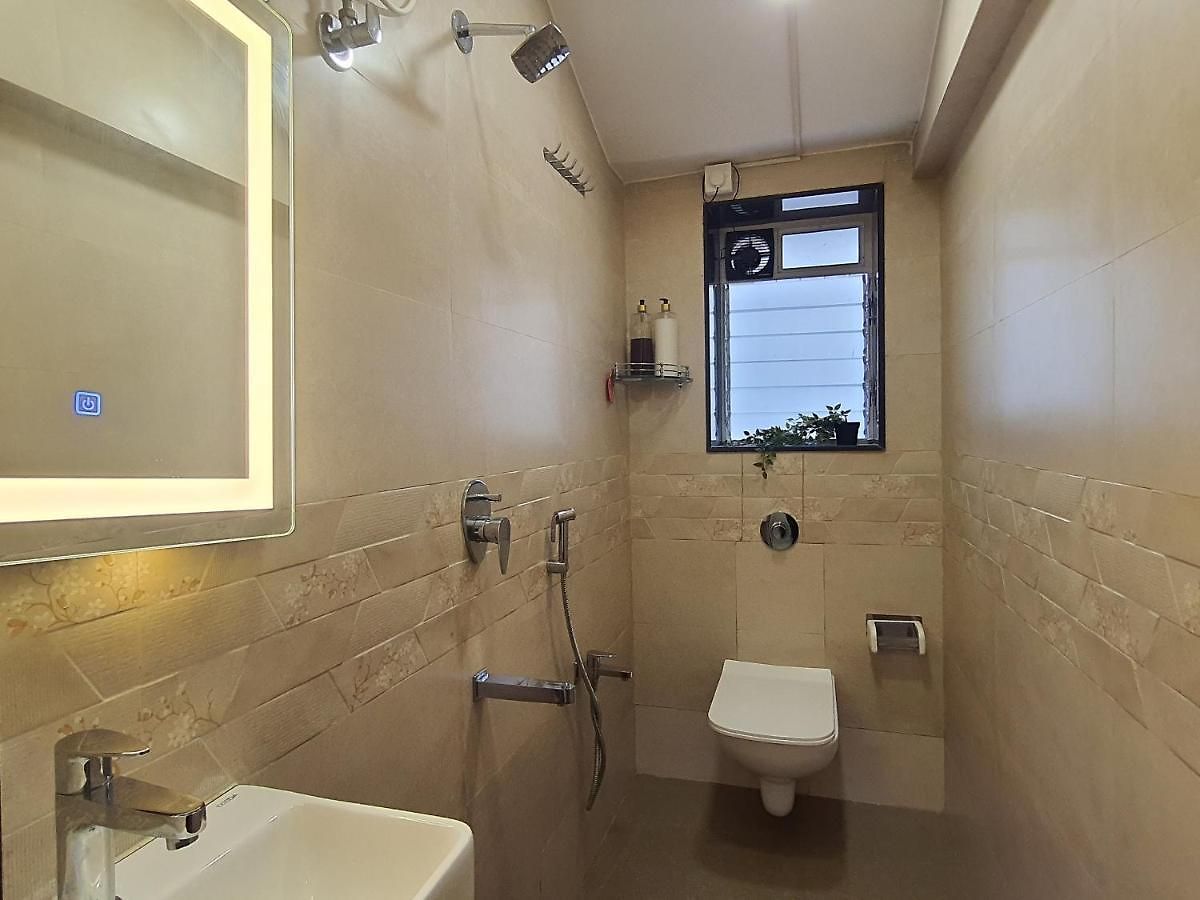 Osi Khar West Apartment