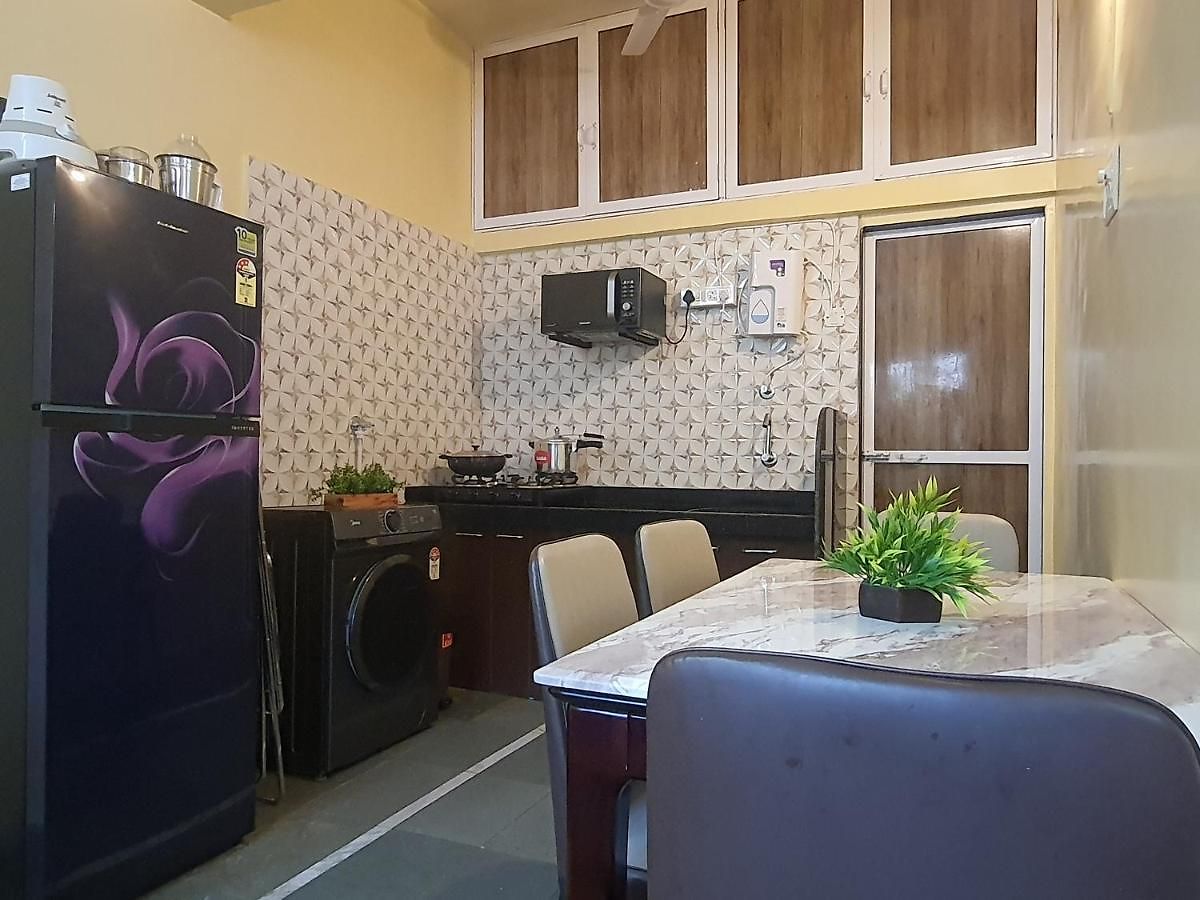Osi Khar West Apartment