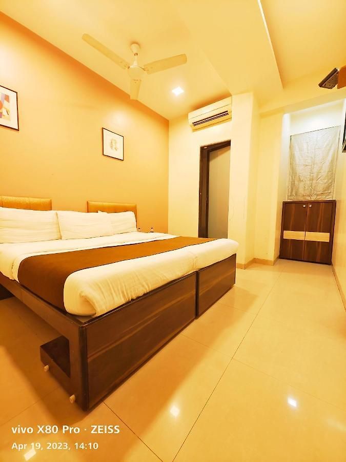 Amfahh - Andheri West Railway Station Hotel Mumbai