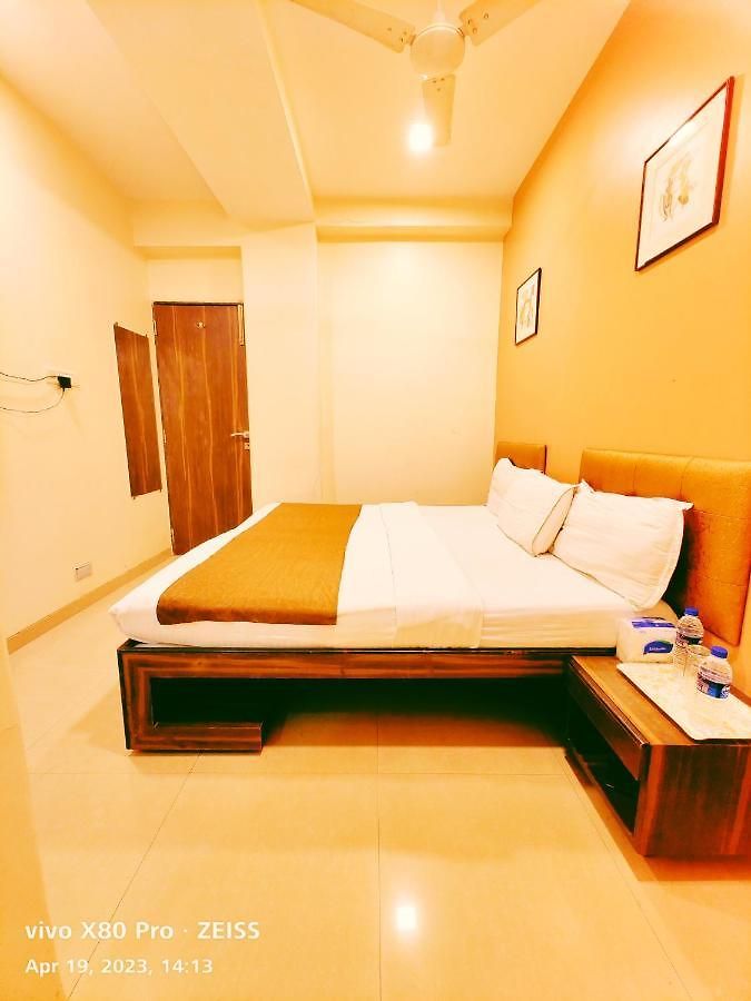 Hotel Amfahh - Andheri West Railway Station 3*