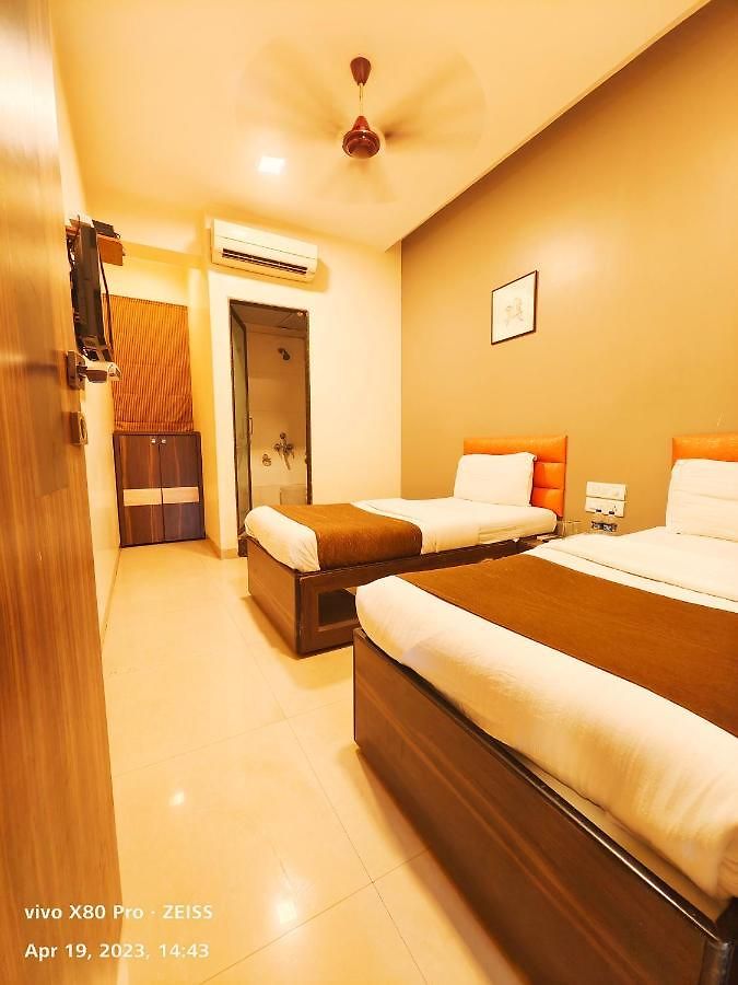 Hotel Amfahh - Andheri West Railway Station Mumbai