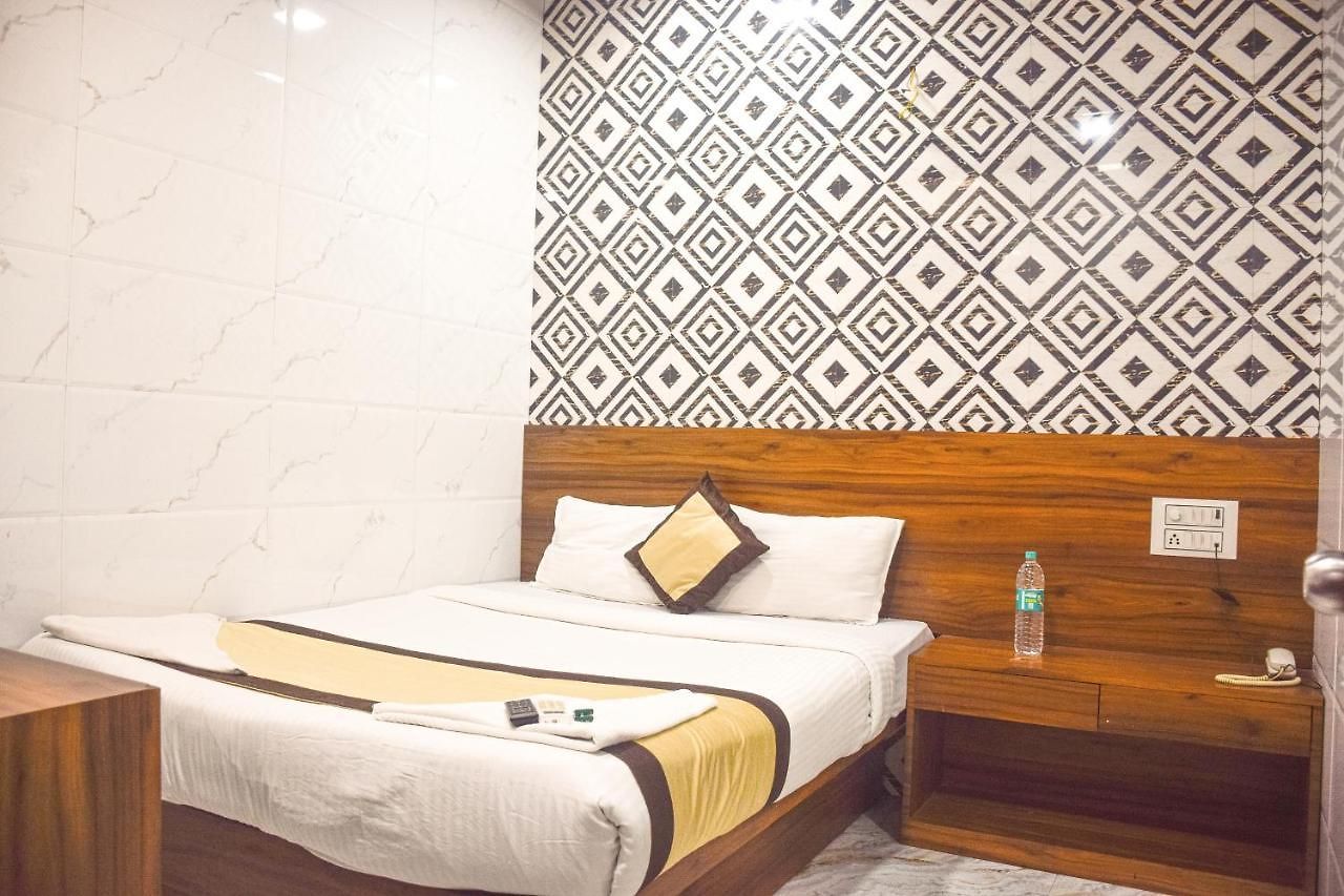 Hotel T-Junction Bkc Residency