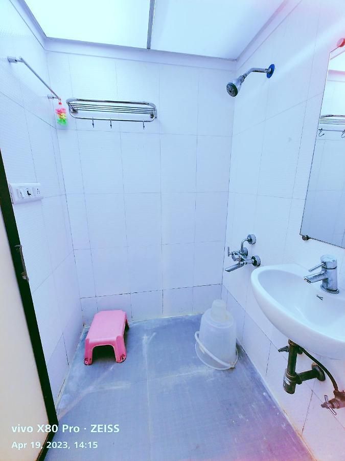 Amfahh - Andheri West Railway Station Hotel