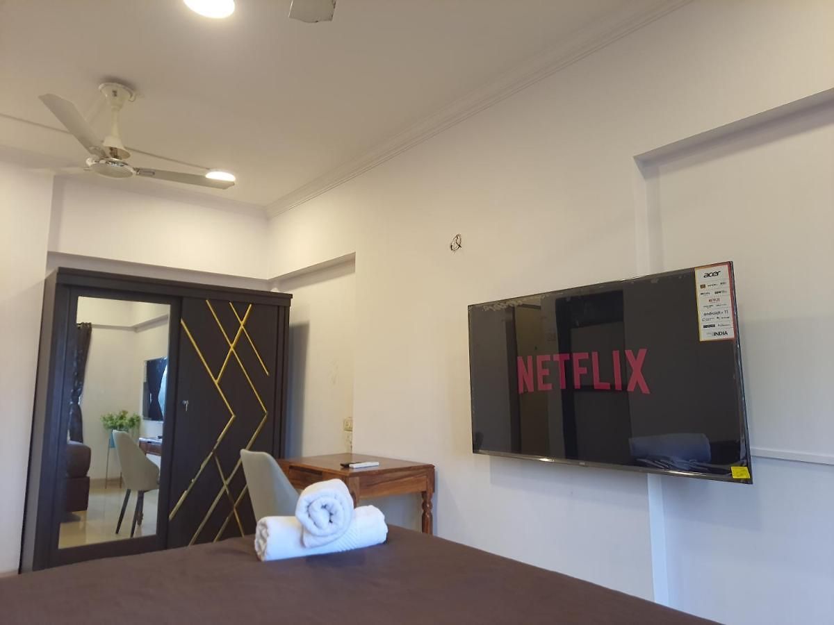 Apartment Osi Perry Cross Bandra West *