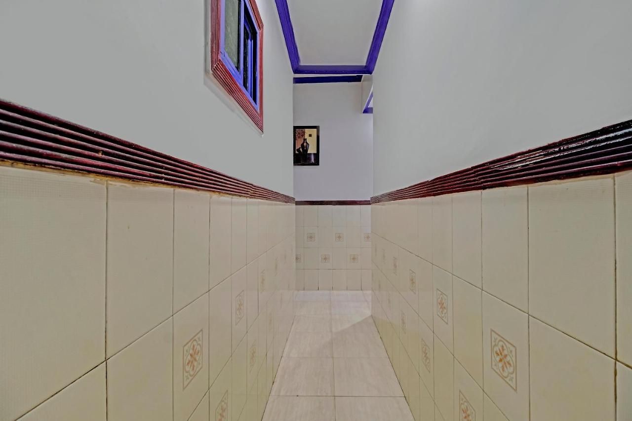 Spot On Grand Skylight Near Chhatrapati Shivaji International Airport Hotel