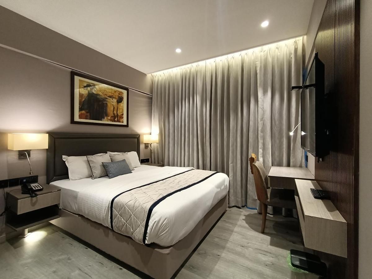Hotel Highway Andheri East