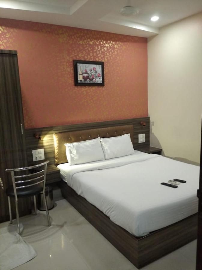 Orange International-santacruz 3*