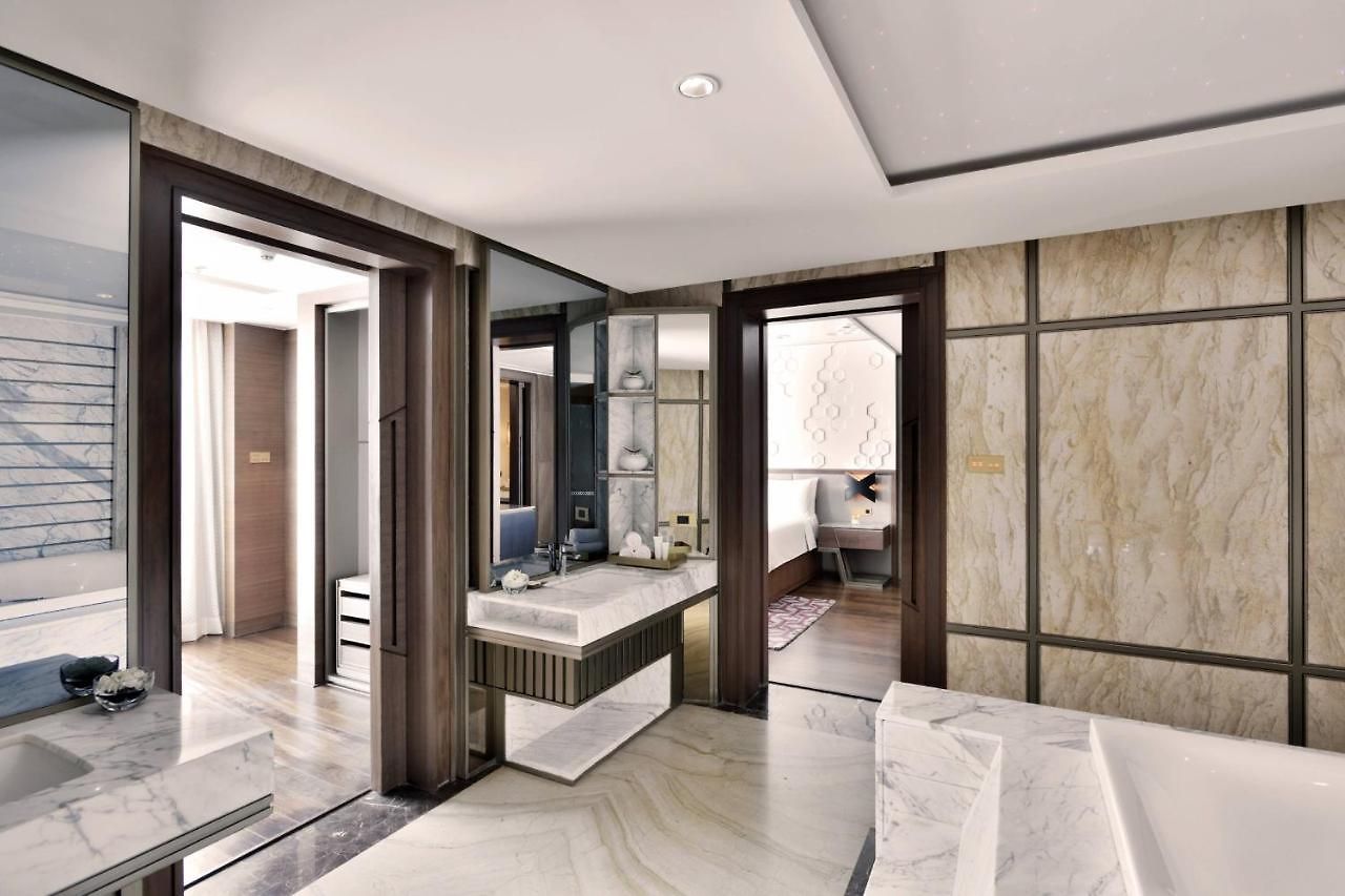 Jw Marriott Sahar Airport 5*