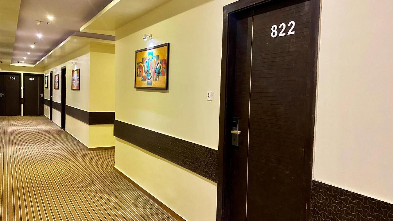 Pearl's Bkc Inn- Near Trade Centre, Visa Consulate Mumbai