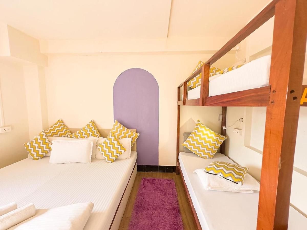 Locomo Og - Work Eat Hostel Mumbai