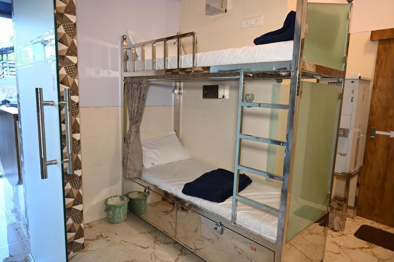 Capsule hotel Sagar Andheri - Nearest To Andheri Railway Station West