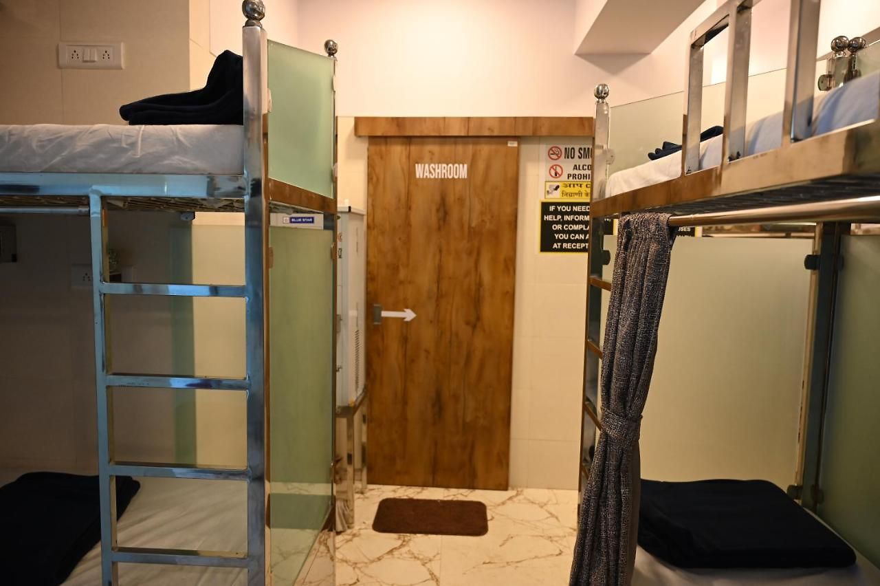 Capsule hotel Sagar Andheri - Nearest To Andheri Railway Station West