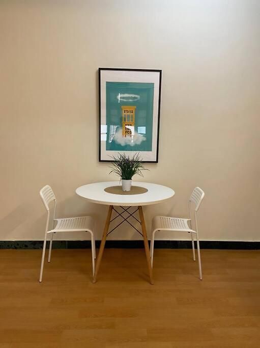 Apartment Dominos 1 Bhk Apartment, Near Carter Road By Connket Homes *