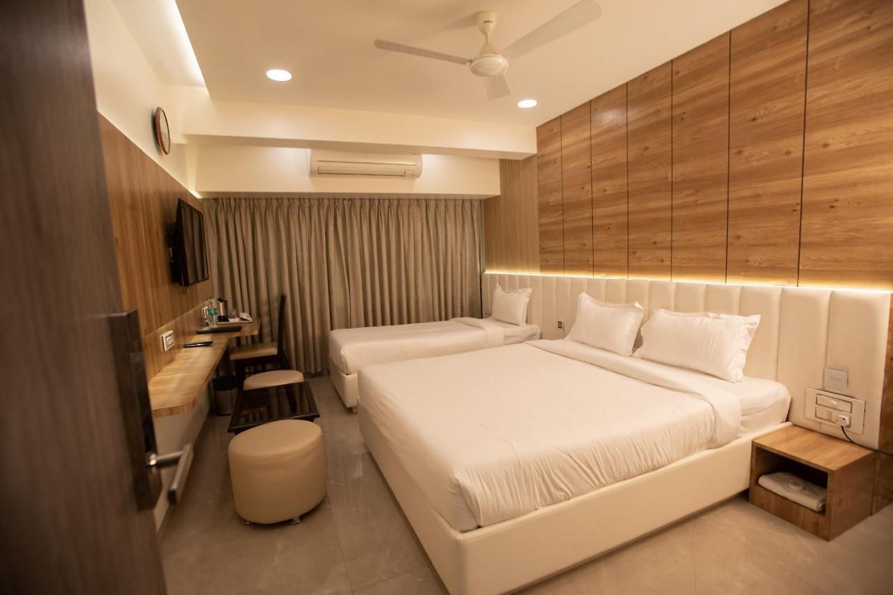 Naaz Executive Hotel 3*
