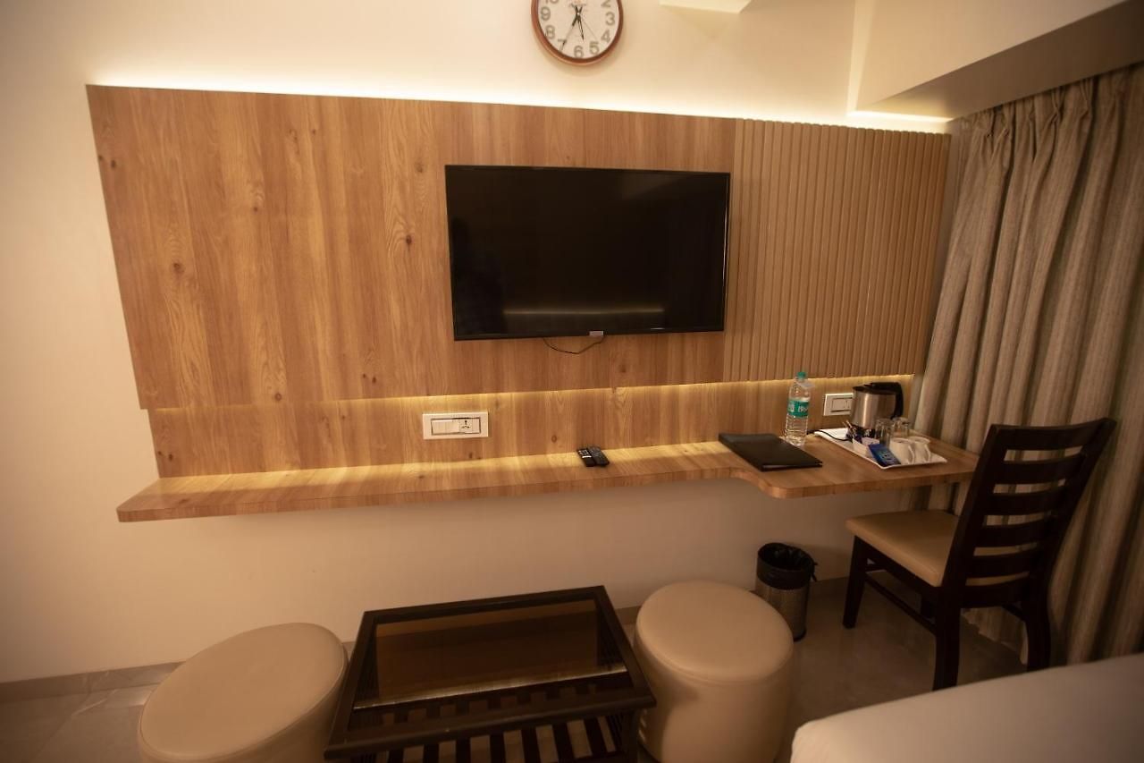 Naaz Executive Hotel 3*